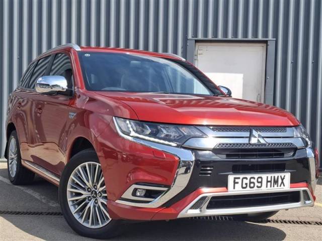 Mitsubishi Outlander 2.4 PHEV 4h 5dr Auto Estate Petrol / Electric Hybrid RED