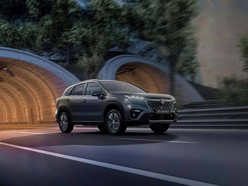 Suzuki S-Cross side profile