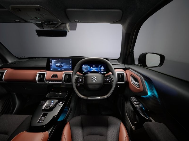 Suzuki e-Vitara interior